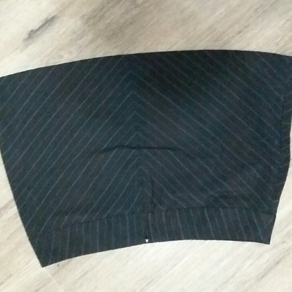 Pin striped skrit